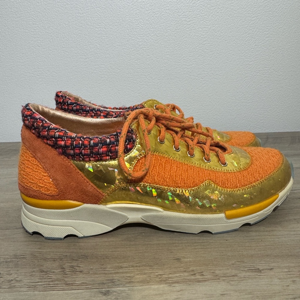 Chanel metallic gold orange tweed sneakers - Picture 6 of 6